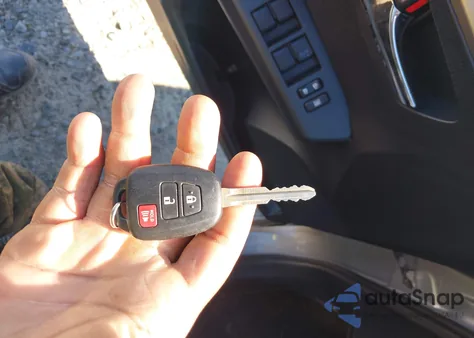 2018 Toyota Rav4 Xle from USA, damaged, VIN JTMWFREV8JD131950